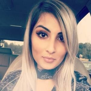 Meet your Posher, Yesenia